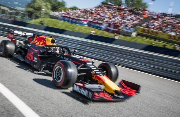 Max Verstappen in zijn Red Bull-bolide
