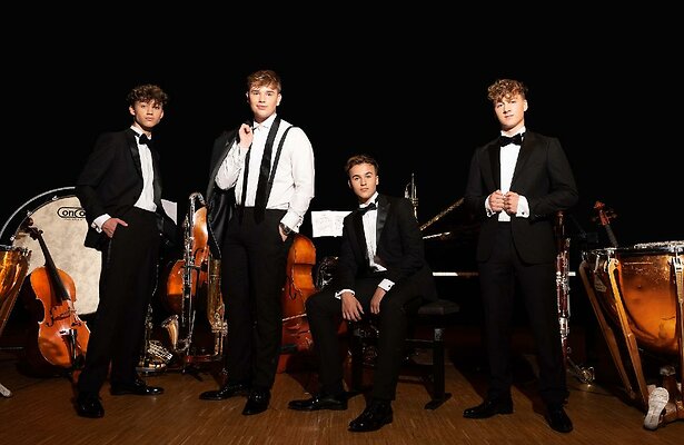Boyband Fource voor Symphonic Christmas