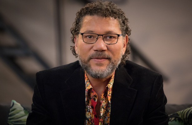 Kenneth Herdigein als Stanley Mauricius