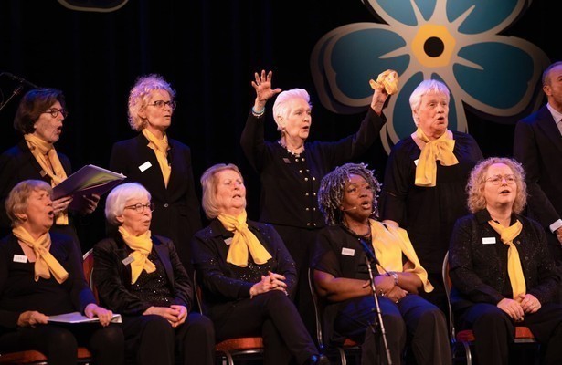 Het koor van Het Onvergetelijke Koor