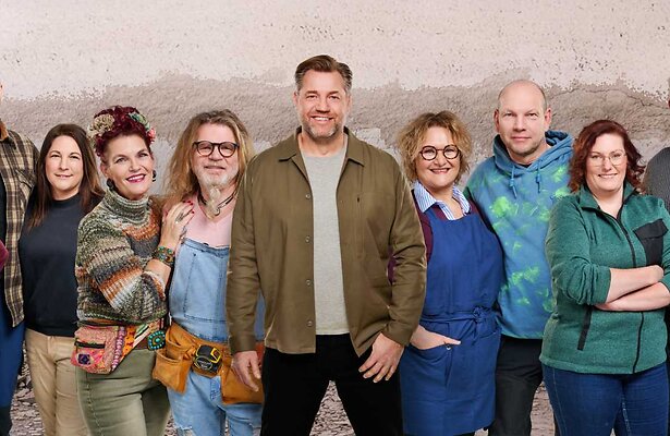 Dennis van der Geest met deelnemers Het Blok