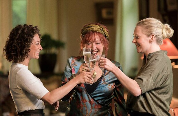 Eva van de Wijdeven, Loes Luca en Jelka van Houten