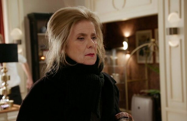 Jette van der Meij als Laura in GTST