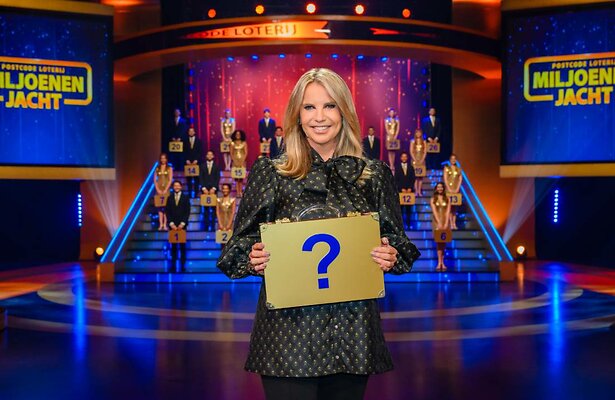 Linda de Mol voor Postcode Loterij Miljoenenjacht