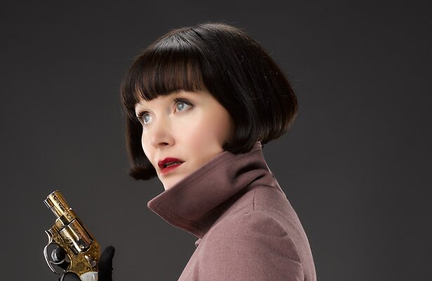Essie Davis als Phryne Fisher