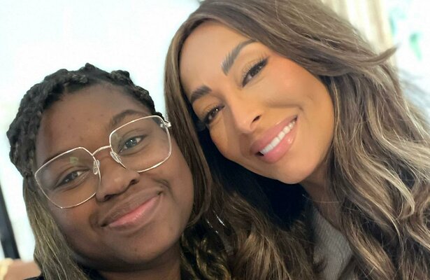 Geli en Maria Tailor in Vier Handen op Een Buik