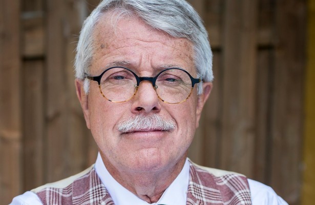 Mr. Frank Visser doet uitspraak