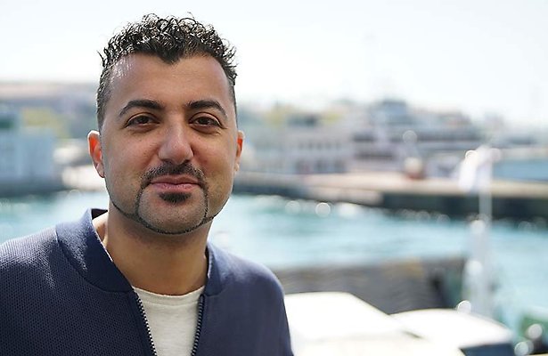 Özcan Akyol maakt drieluik over kloof tussen media en burgers