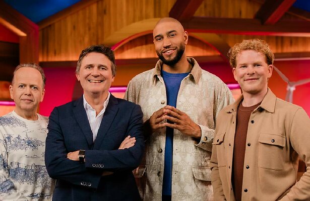 Marc-Marie, Erik, Edson en Gijs voor Ons Kent Ons