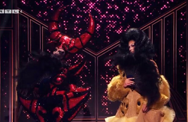 Bitchy Bobby en Polly Plush in Make Up Your Mind 2024