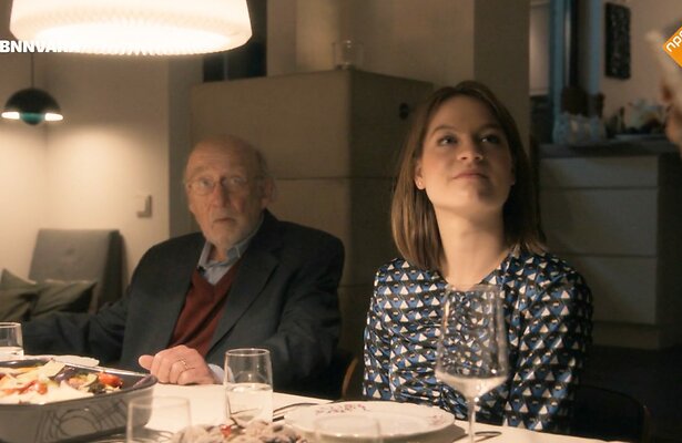 Hans Croiset en Juna de Leeuw in Kerstappels