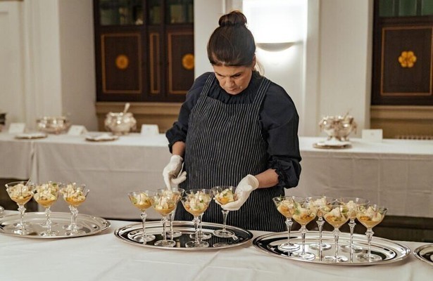Yvette van Boven in Oranje Van Boven - De Keukens van de Koning