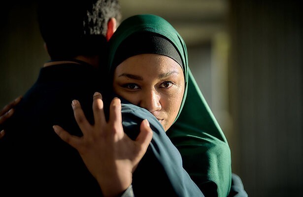 Zoë Love Smith als Laura H. in de gelijknamige serie