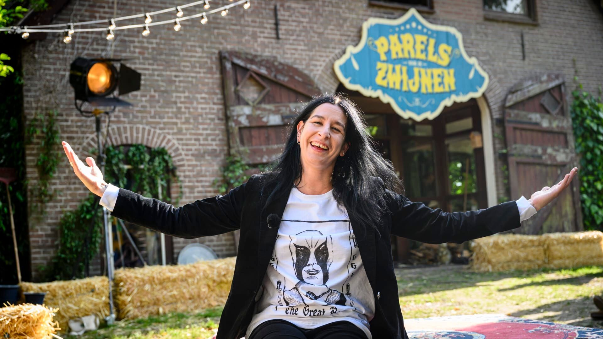 Raven van Dorst is terug met een gloednieuw seizoen van Parels voor de Zwijnen