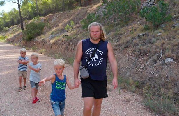 Pim Verleg in Een Huis Vol Emigreert