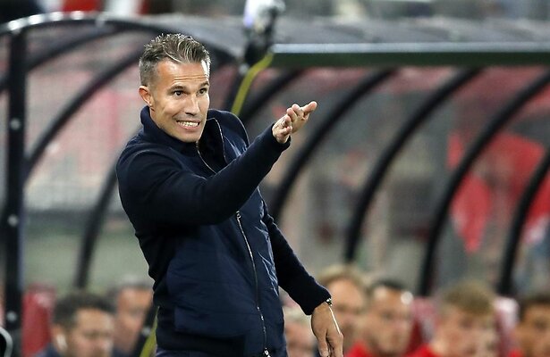 Robin van Persie als coach sc Heerenveen