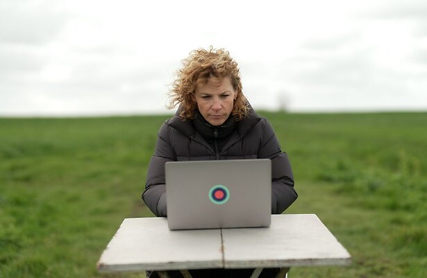 Roos Abelman voor Pointer