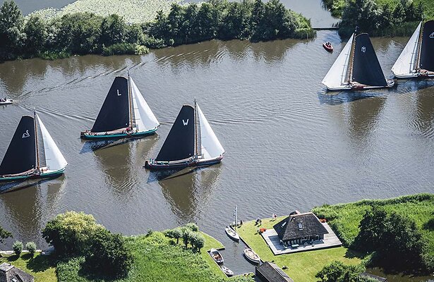 Skûtsjesilen bij Earnewâld