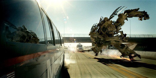 Shia LaBeouf koopt een bijzondere auto