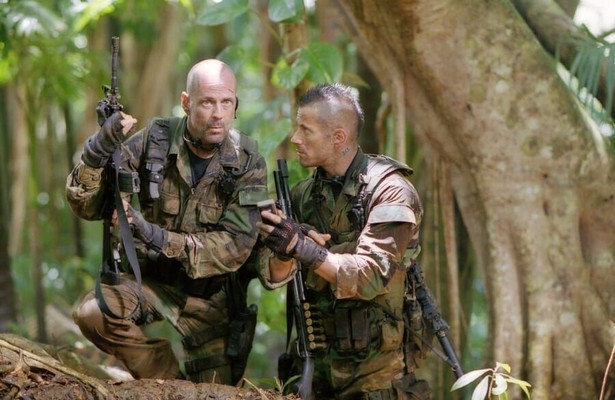Bruce Willis en Johnny Messner in Tears of the Sun