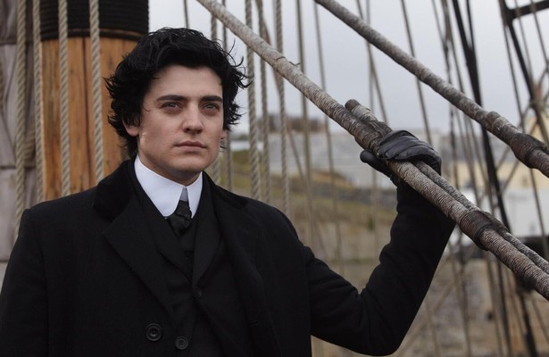 Aneurin Barnard als Mariah Mundi in The Adventurer: The Curse of the Midas Box