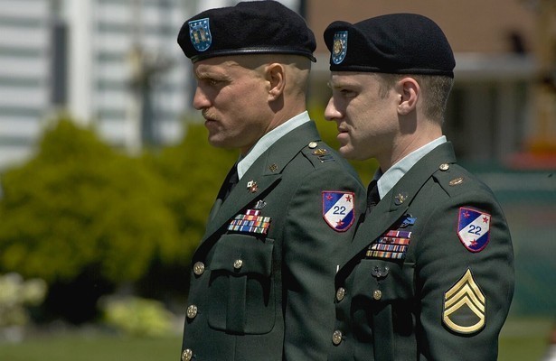 Woody Harrelson en Ben Foster in The Messenger