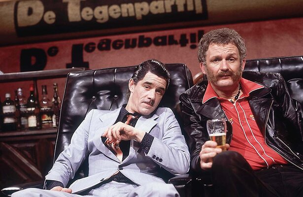 Kees van Kooten en Wim de Bie als Jacobse en Van Es