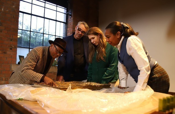 Ronnie, Clive , Rachel en Paula in Verzamelaarsfortuin