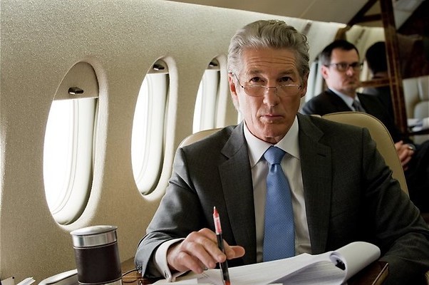 Richard Gere werkt zich in de nesten