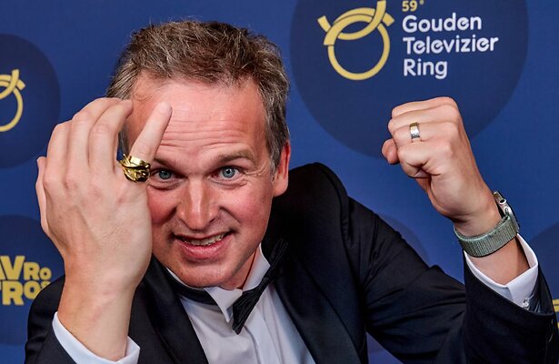 Arnout Hauben met de Gouden Televizier-Ring
