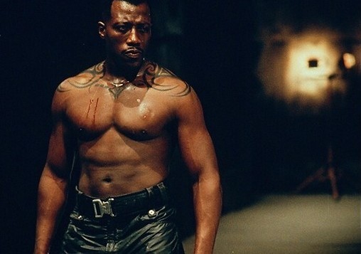 Wesley Snipes hakt vrolijk verder