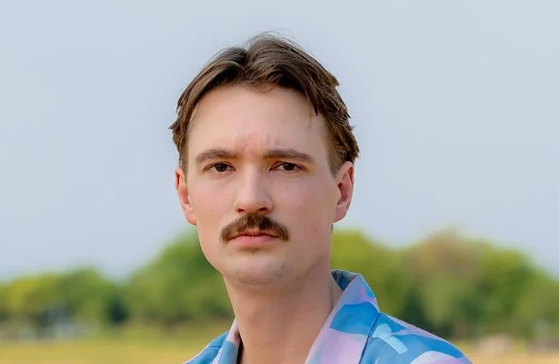 Bram Krikke in Wie Is de Mol? 2026