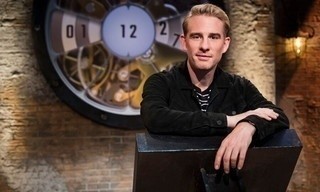 Bij de tijd