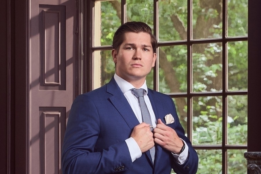 Bij De Jonge Adel: Van De Jacht Tot Het Bal