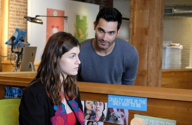 Alexandra Daddario in Can You Keep a Secret? 