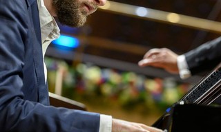 Czech Philharmonic, Jakub Hr?ša, Daniil Trifonov : Scriabine, Suk
