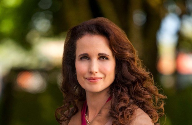 Andie MacDowell in Cedar Cove