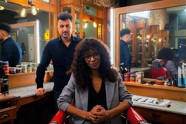 Özcan ontvangt Sylvana Simons