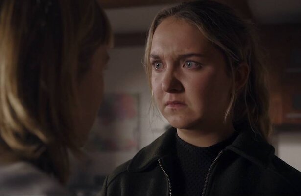 Demi Verduyn werkt zich flink in de nesten. 