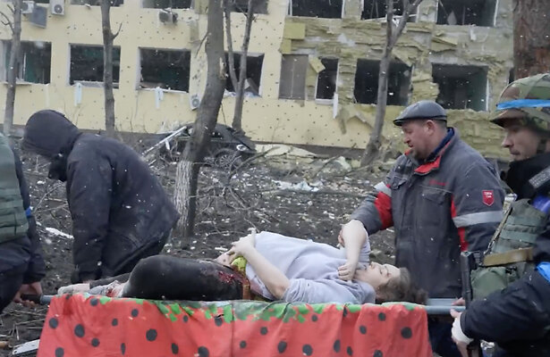 20 Days in Mariupol 