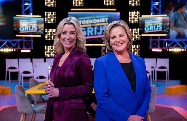 Carrie ten Napel en Elles de Bruin voor De Toekomst Is Grijs