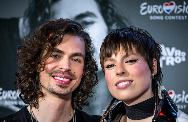 Artiesten Dion Cooper en Mia Nicolai.