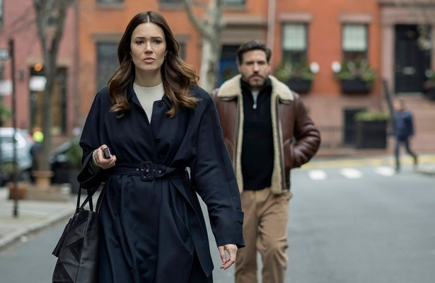 Mandy Moore in Dr. Death