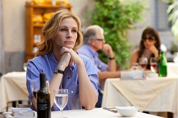 Julia Roberts eet, bidt en bemint