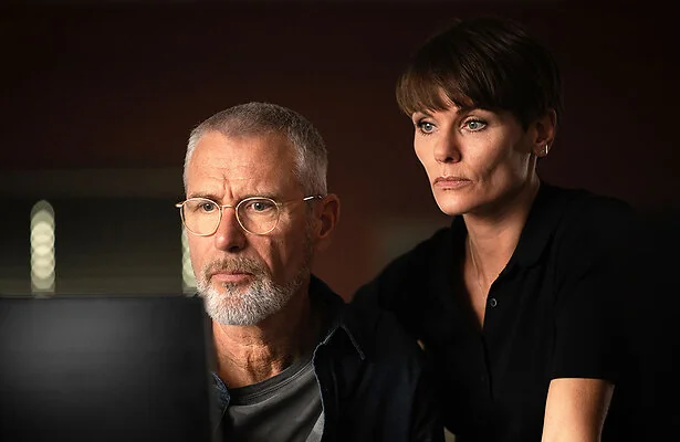 Eric Corton als Jeroen Vermeer en Angela Schijf als Eva van Dongen in Flikken Maastricht