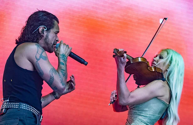 Pete Parkkonen en Linda Lampenius