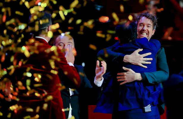 Even Tot Hier wint Gouden Televizier-Ring