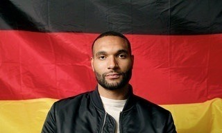 Einigkeit und Recht und Vielfalt - Die Nationalmannschaft zwischen Rassismus und Identifikation