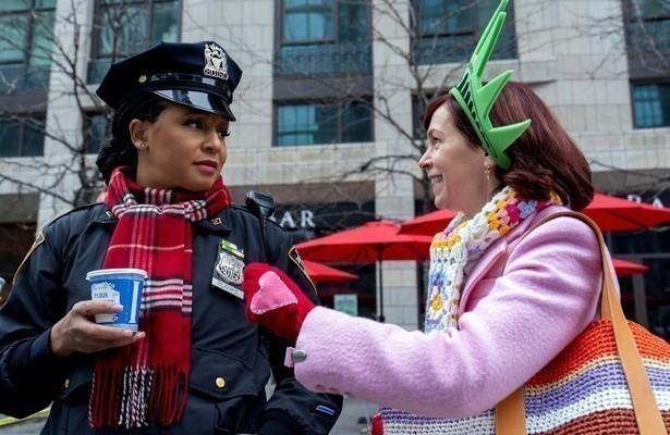 Carra Patterson en Carrie Preston in Elsbeth