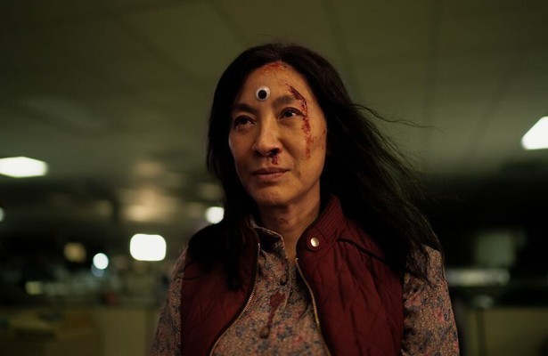 Michelle Yeoh als Evelyn in Everything Everywhere All at Once